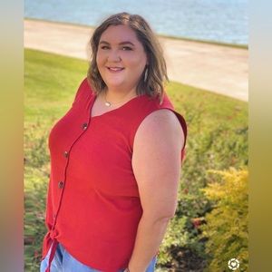 Old navy red sleeveless tie hem top with buttons, 3X